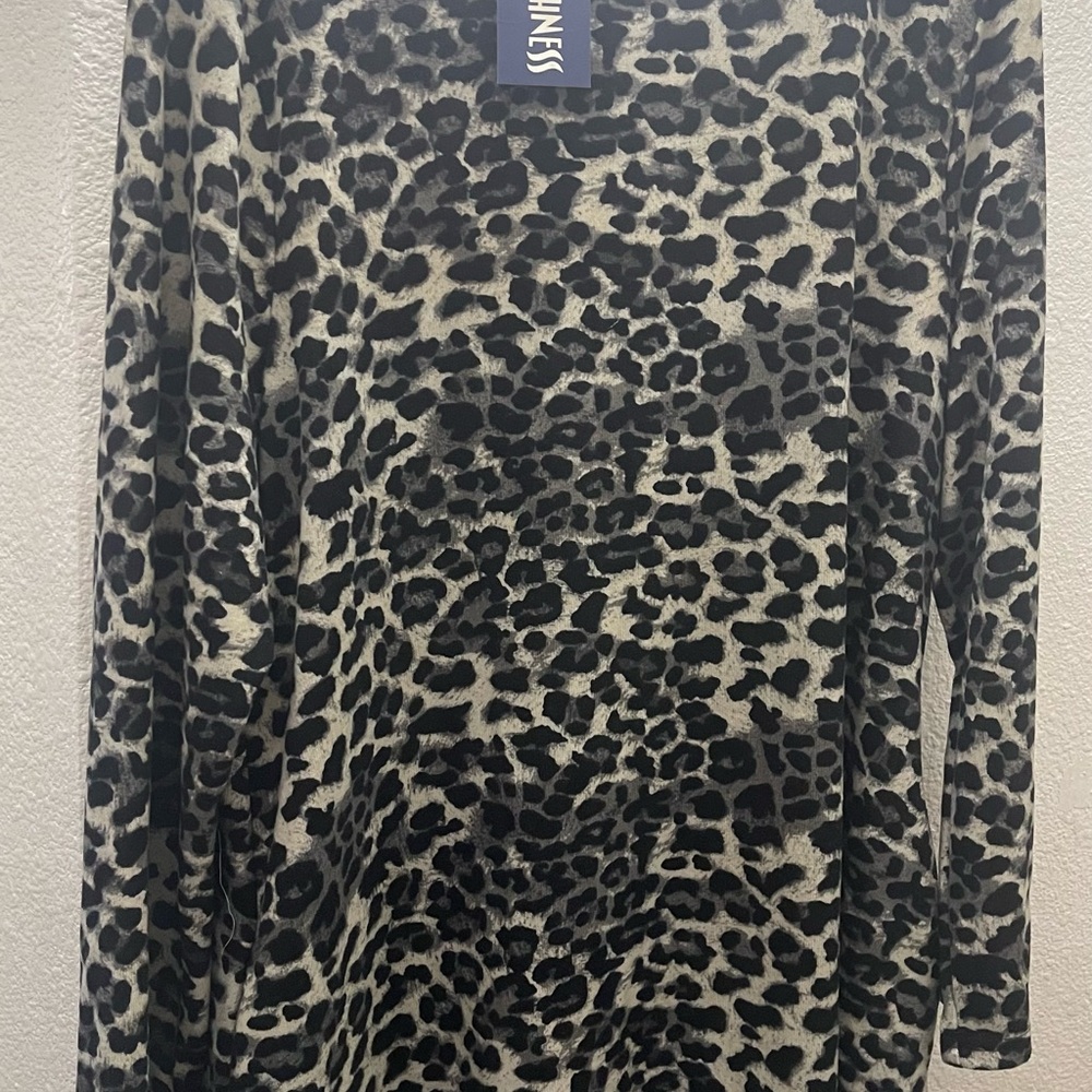 Chic Leopard Print Top